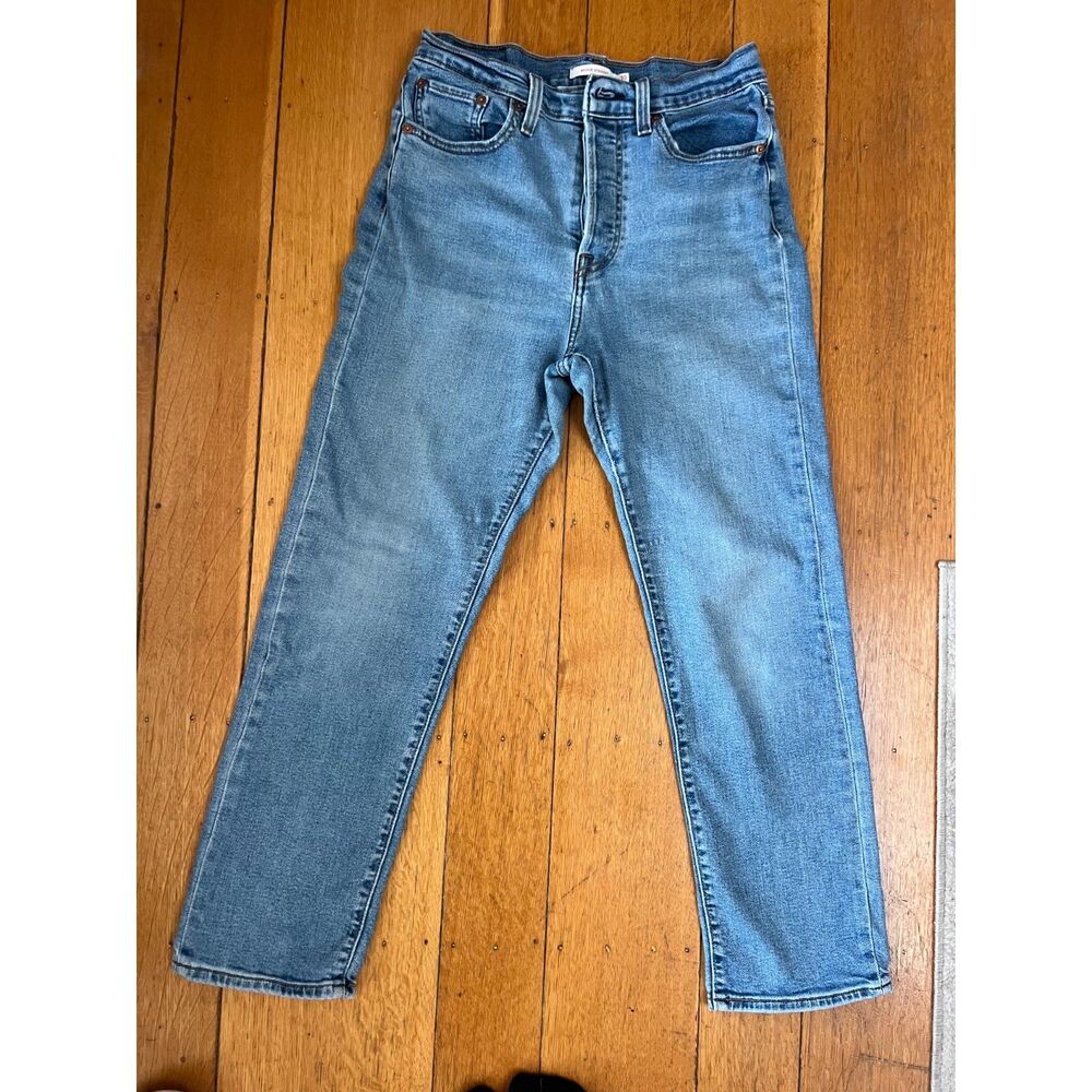 Levi’s Wedgie Straight Jeans Size 30 – Medium Wash